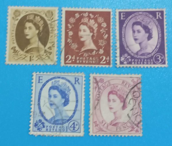 Great Britain Postage Stamps of Queen Elizabeth II – Royal Philately Combo