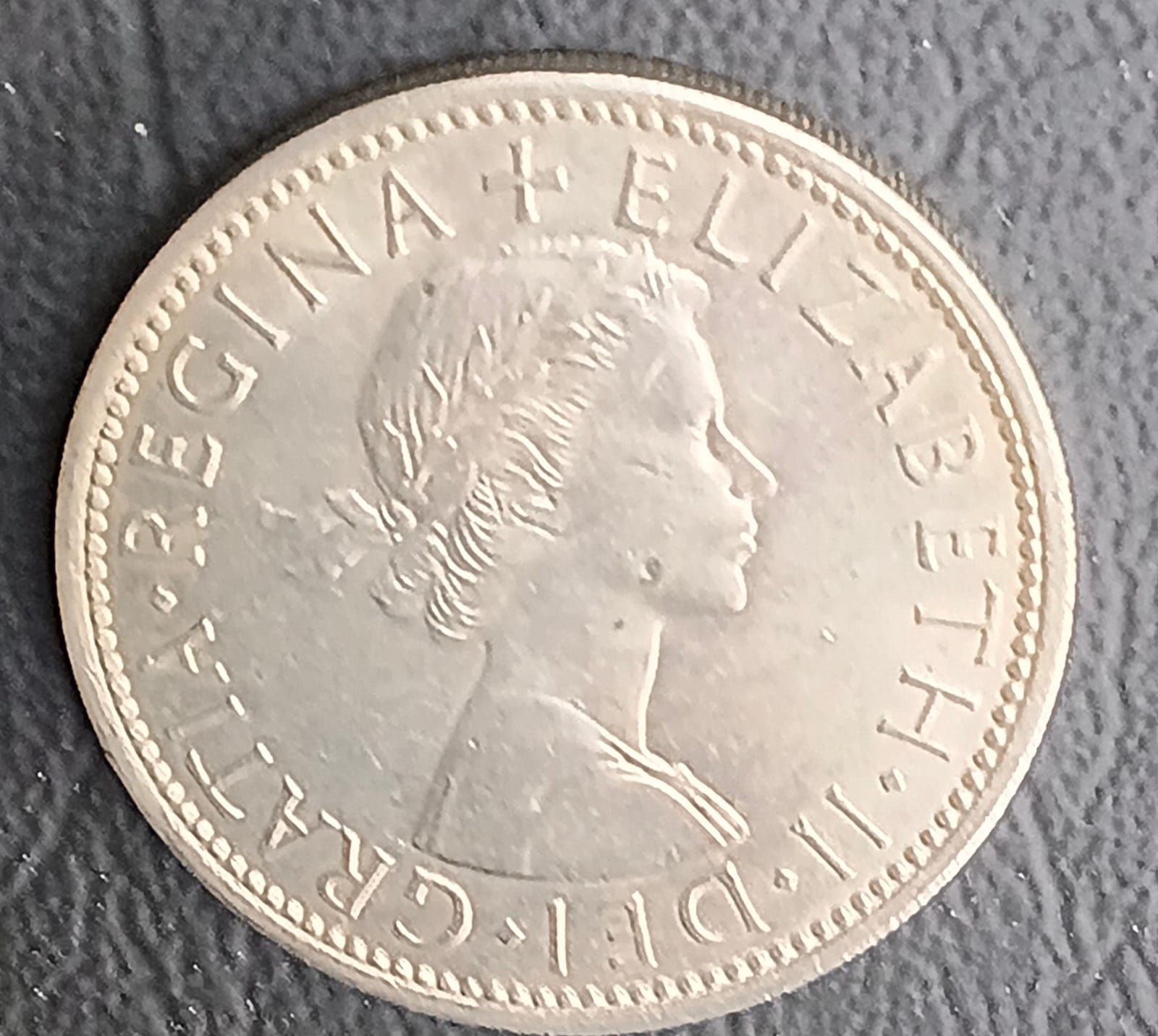 Two Shillings Coin – Queen Elizabeth II (1954) - Image 3