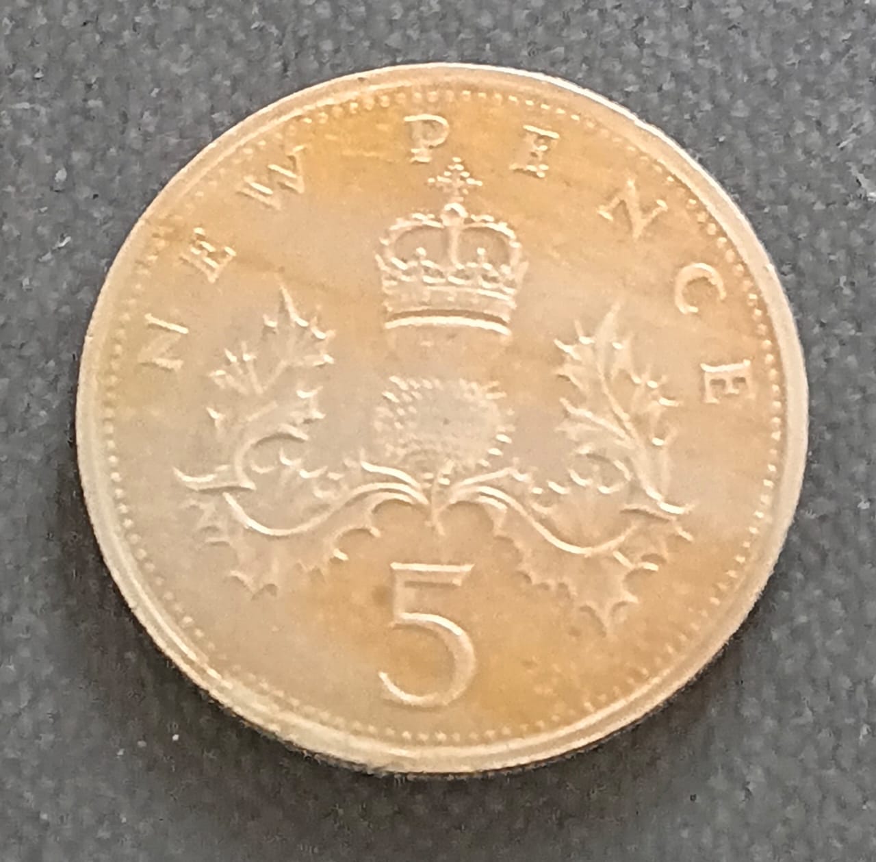 1980 Five New Pence Coin – Elizabeth II – Copper-Nickel – $3 - Image 3